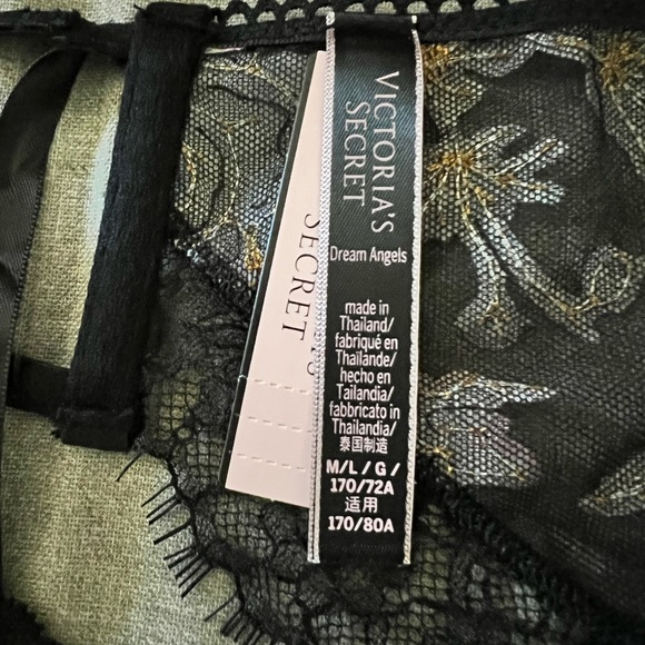 Victoria Secret garter belt. - Picture 4 of 4